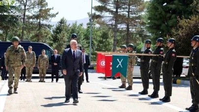 Bakan Güler 8’inci Kolordu Komutanlığında incelemelerde bulundu