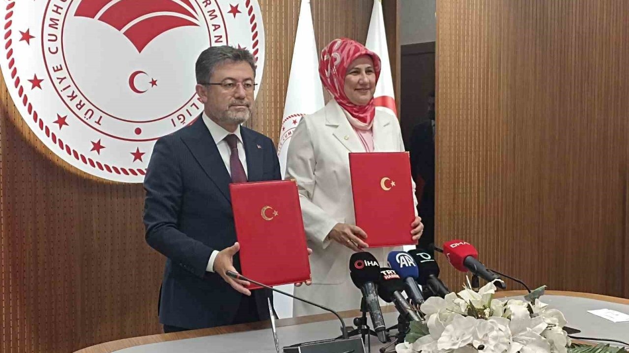 Bakan Yumaklı: "Bir ünite kan bağışı yapan tüm gönüllüler adına 3 fidan dikerek geleceğe eser bırakmasını sağlayacağız"