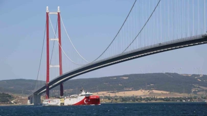 Oruç Reis Sismik Araştırma Gemisi, 1915 Çanakkale Köprüsü altından geçti