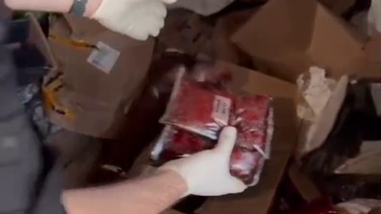 Polis 1 ton 798 kilogram kaçak nargile tütünü ele geçirdi