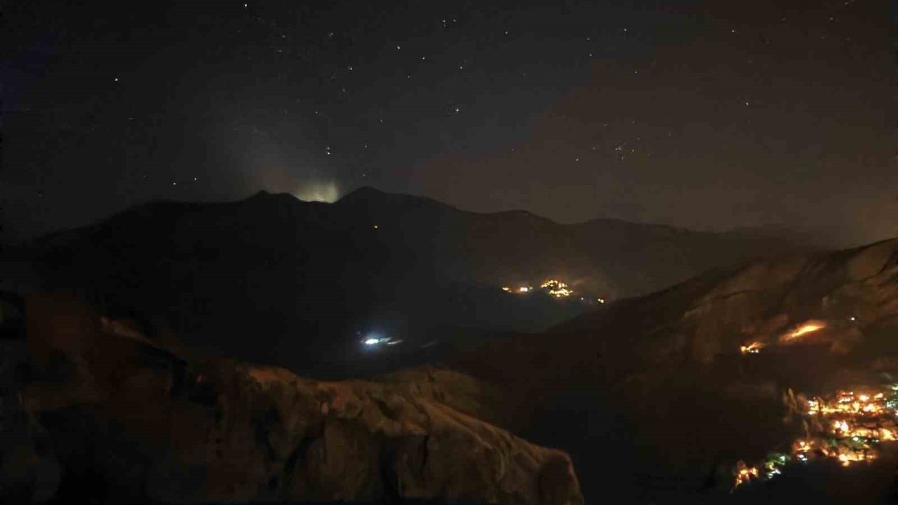 Erzurum-Artvin sınırında gizemli ışık