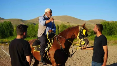 Tecrübelerini gelecek nesillere aktarıyor...