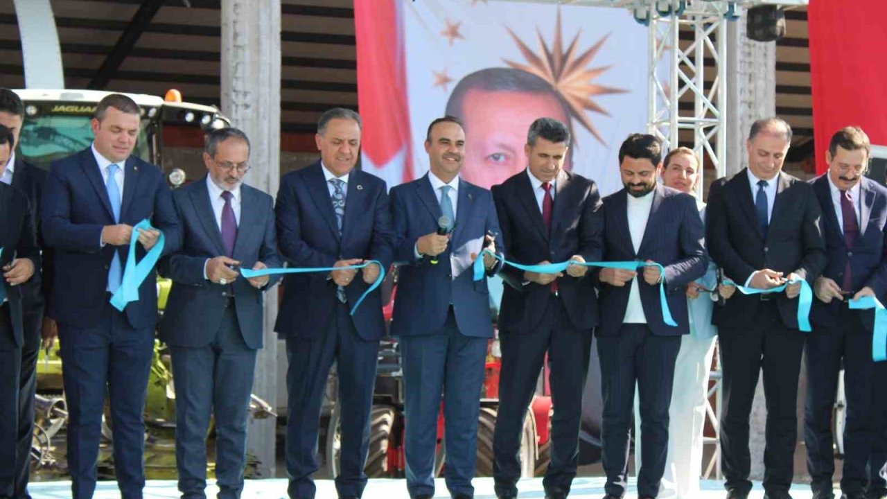 Bakan Kacır: "23 yıla asırlık başarılar sığdırarak, büyük ve güçlü Türkiye’yi inşa ettik"