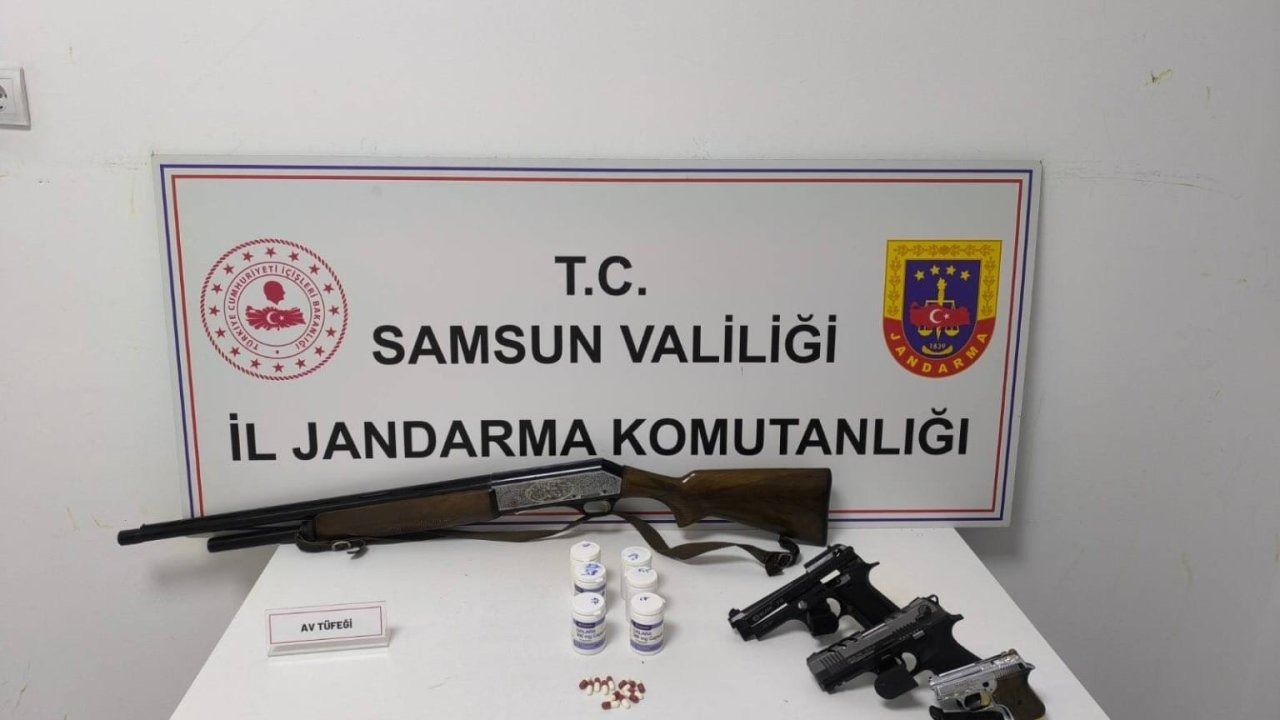 Jandarma uyuşturucu hap ve silah ele geçirdi