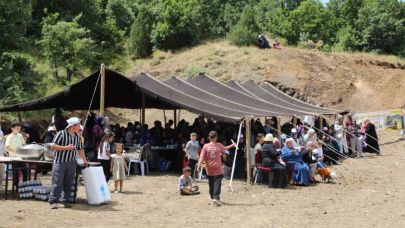 Dövmekaya'da şölen düzenlendi