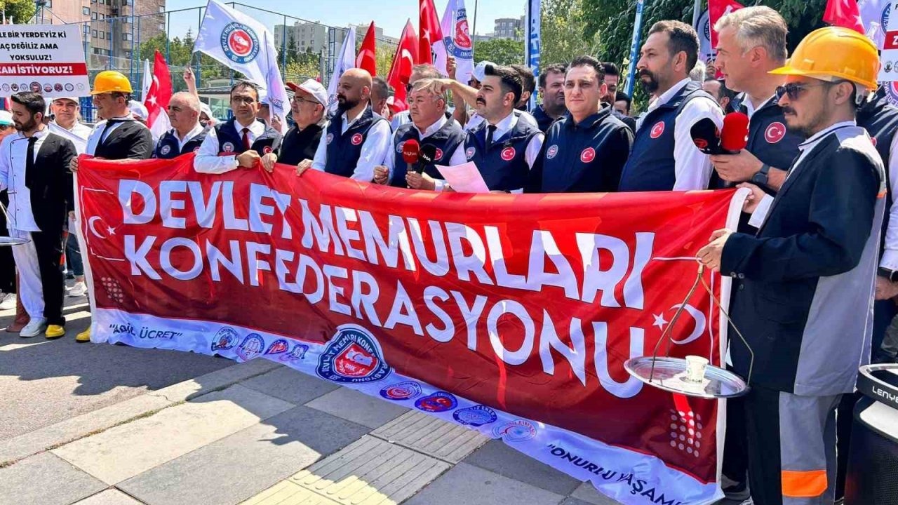 Devlet Memurları Konfederasyonu’dan Çalışma ve Sosyal Güvenlik Bakanlığı önünde 8. Dönem Toplu Sözleşme eylemi