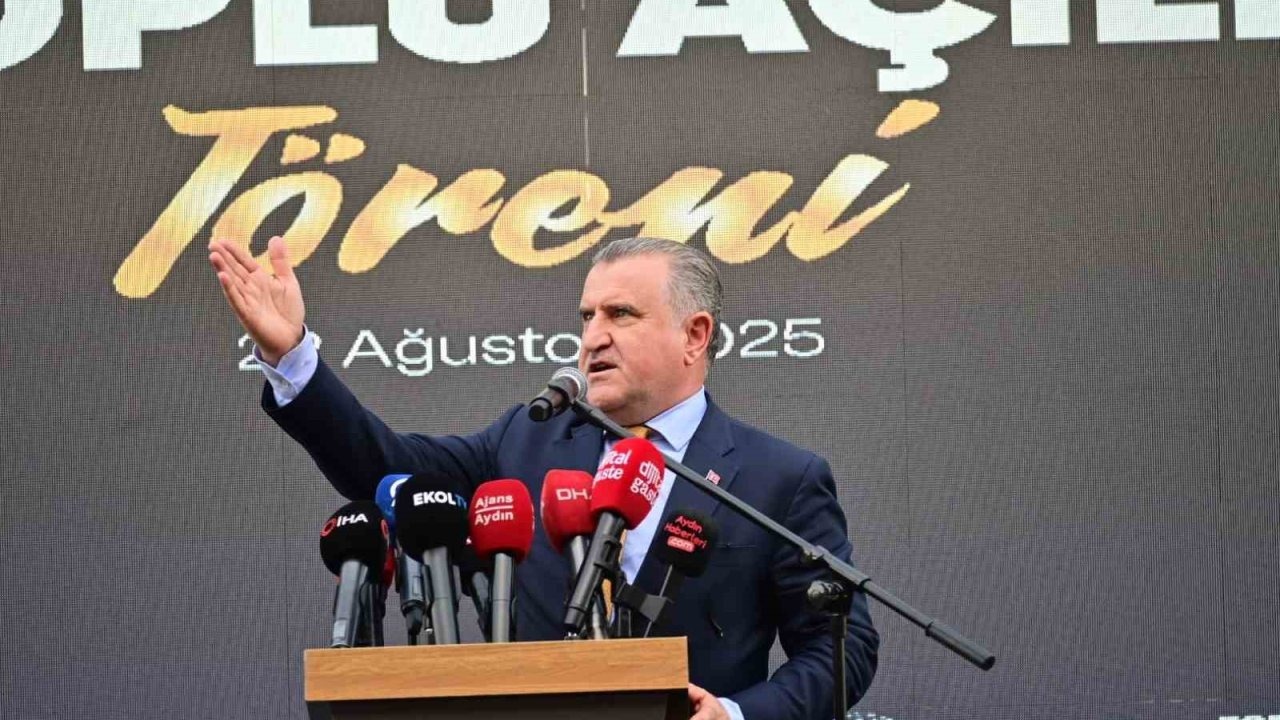 Bakan Bak: "Türkiye bir spor devrimi yaşamaktadır"