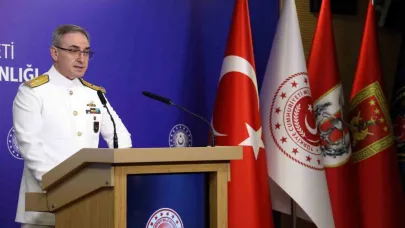 MSB Kaynakları: "Harp Okulları Mezuniyet Töreni Cumhurbaşkanımızın yurt dışına seyahati nedeniyle ortak bir törenle Kara Harp Okulu’nda icra edilecektir"