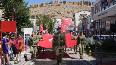 Bayburt’ta Zafer Bayramı coşkusu