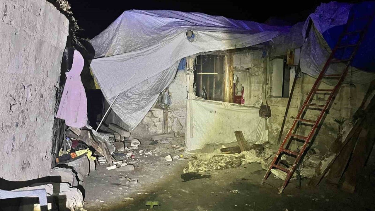 Erzurum’da evin çatısı çöktü: 3 ölü, 2 yaralı