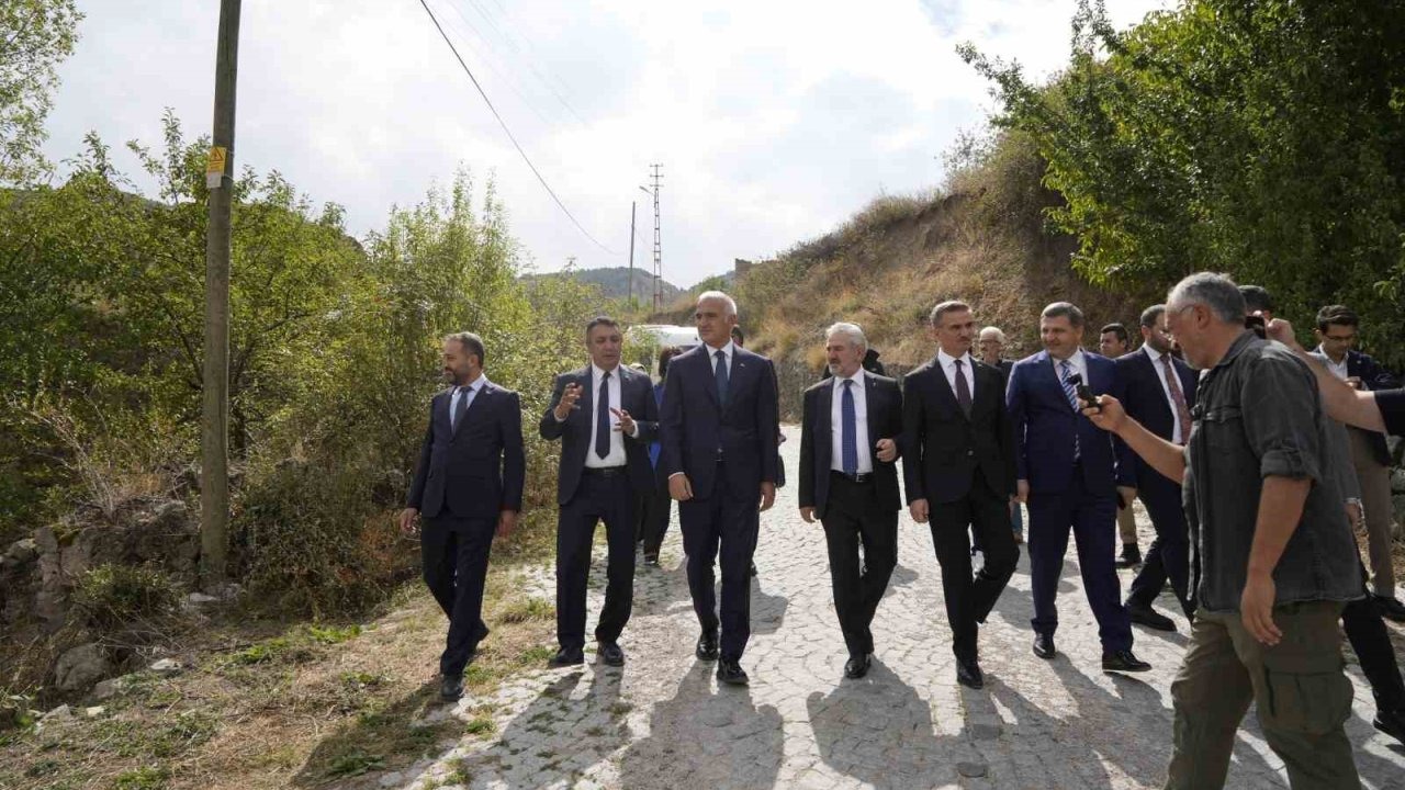 Bakan Ersoy: "Satala Antik Kenti’nin kültür ve turizm hayatına en güçlü şekilde katılmasını sağlayacağız"