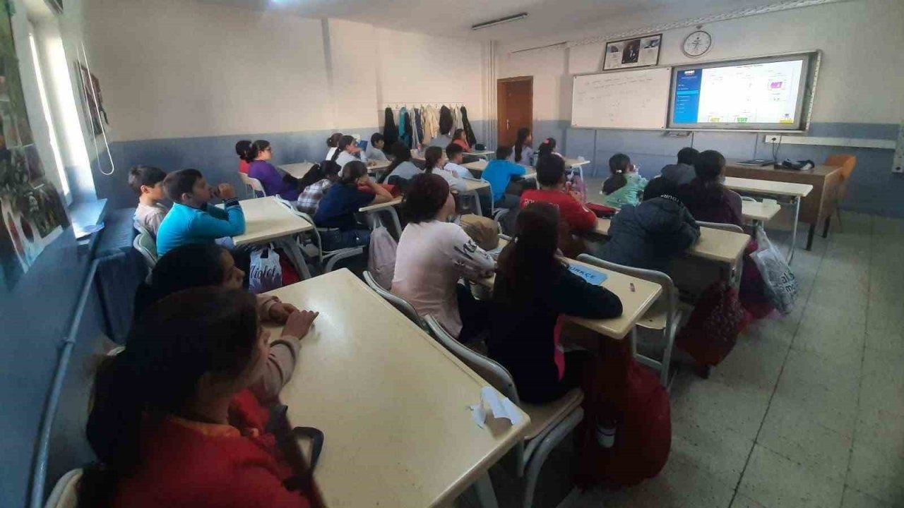 Aydıntepe&#039;de Bireysel Öğrenme Platformu &#039;MEBİ&#039;  tanıtıldı