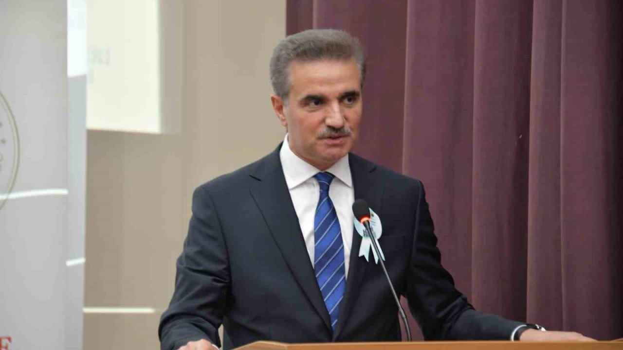 Gümüşhane’de ’Hz. Peygamber ve Aile’ konferansı düzenlendi