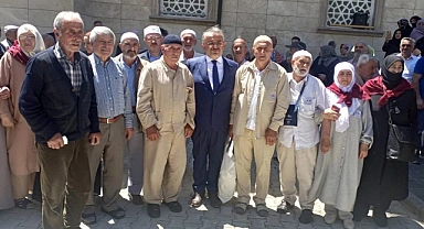 Hacı adayları Bayburt'tan dualarla uğurlandı