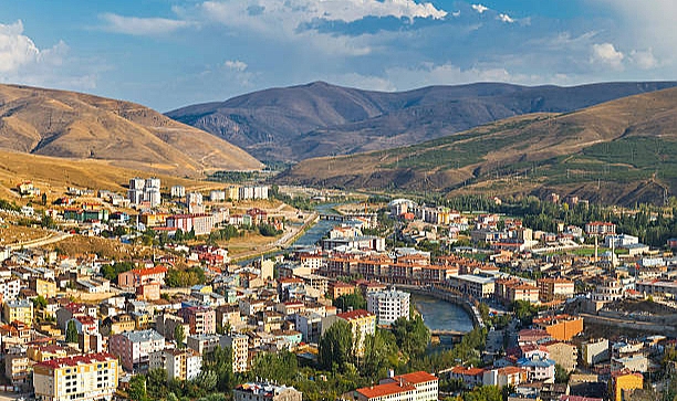 Kiralar büyükşehirlerle yarışıyor! Ev bulmak çileye dönüştü...