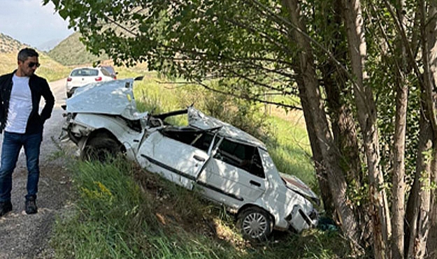 Araç şarampole yuvarlandı, 1 ölü 2 yaralı!