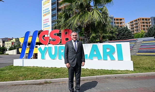 Bakan Bak'tan gençlere müzekart ve seyahatsever müjdesi