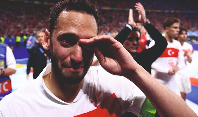 Çalhanoğlu gözyaşlarına boğuldu