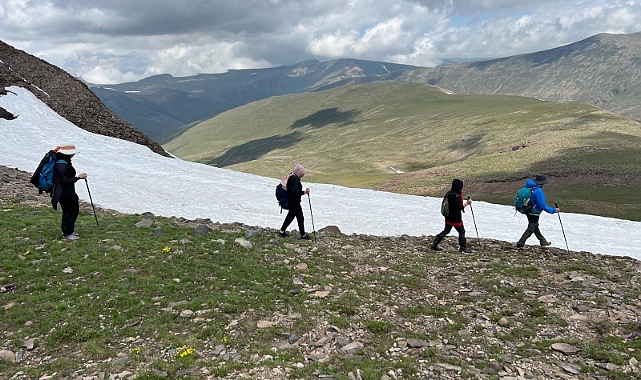 Erzurum'da dört mevsimi yaşatan doğa yürüyüşü