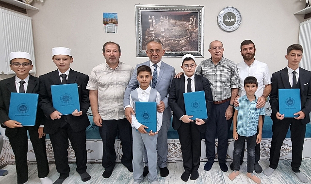 Hafızlar için belge takdim töreni düzenlendi