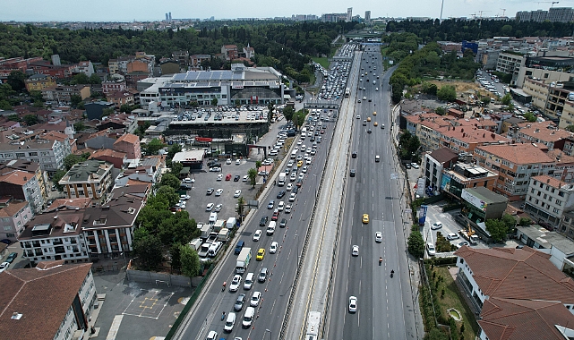 Haliç Köprüsü'nde 'asfalt yenileme' trafiği sürüyor