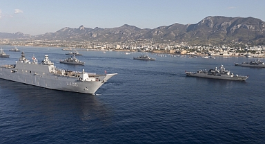 Kıbrıs Barış Harekatı'nın 50. yıldönümünde 50 gemi ile geçit töreni