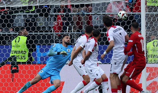 Taraftarlar oylarıyla EURO 2024'ün en güzel golü Mert Müldür'den
