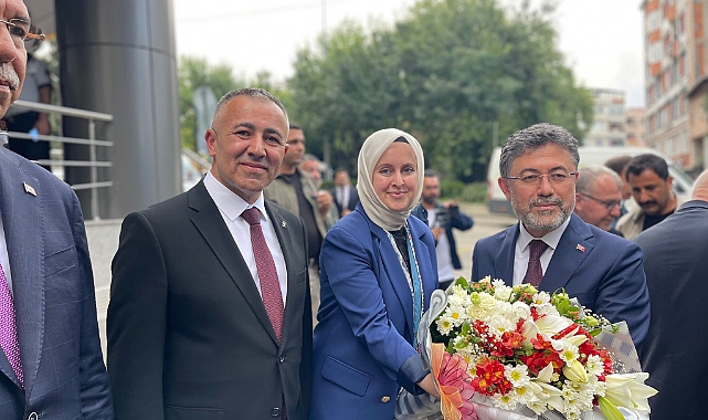 Tarım ve Orman Bakanı İbrahim Yumaklı'dan AK Parti'ye ziyaret