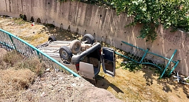 Araç dere yatağına yuvarlandı: 1 ölü, 2 yaralı