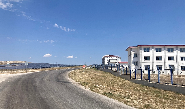 Asfaltı yok, dolmuş ise hiç uğramıyor!
