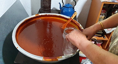 Bayburtlu kadınların kışlık gıda mesaisi başladı