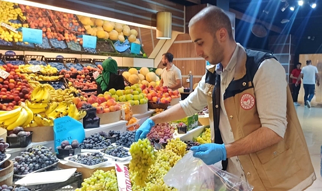 Pestisit miktarının analizi için üzümden numuneler alındı