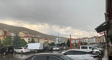 Sıcaktan bunalan Bayburt'un imdadına yağmur yetişti