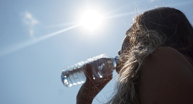 Soğuk su yudum yudum içilmeli