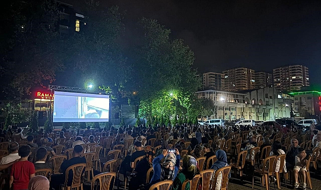 Trabzon'un ilçeleri yazlık sinema ile tanışıyor