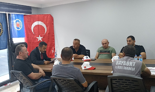 Türk-İş Bayburt İl Temsilcisi Fırat Türk; “Bozulan ekonominin bedelini biz ödemeyeceğiz”