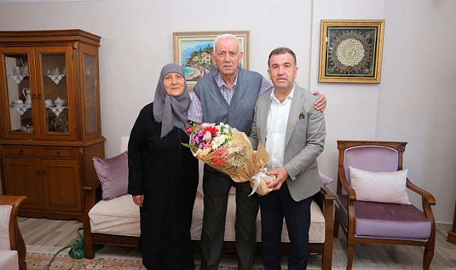 Vali Eldivan Kıbrıs gazisi Hikmet Çelebi’yi ziyaret etti