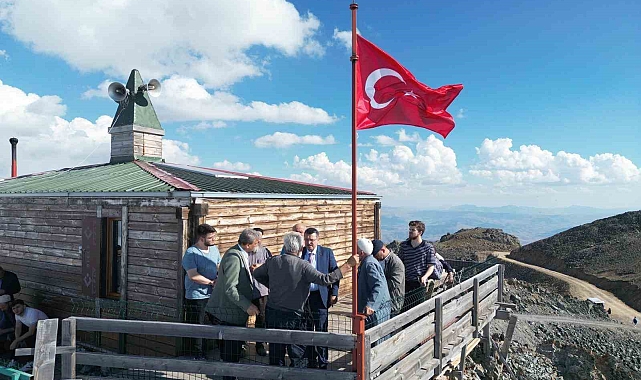 3 bin 200 metredeki Kırklar Mescidi'ni ziyaret etti