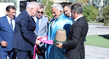 Ahilik Kaftanını bu yıl Mürsel Baykal giydi