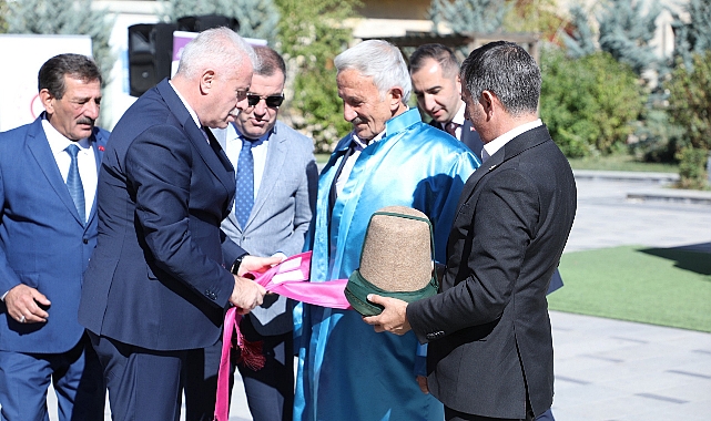 Ahilik Kaftanını bu yıl Mürsel Baykal giydi