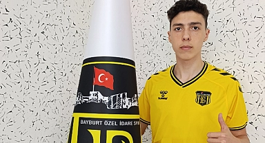 Bayburt Özel İdarespor Bayburtlu genç oyuncuyla sözleşme imzaladı