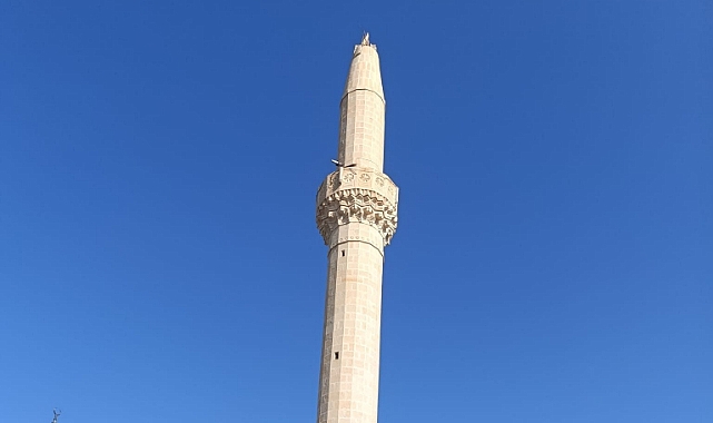 cami minaresine yıldırım düştü!