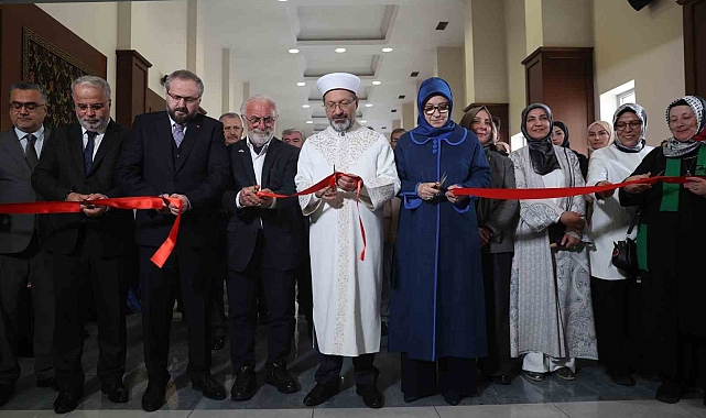 Diyanet İşleri Başkanı Erbaş: "Dünyanın gözü önünde bir milletin varlığının hiçe sayıldığı çağa tanıklık etmekten hicap duyuyoruz"
