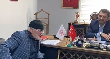 Huzurevi'nin yanık sesli Semiz dedesi