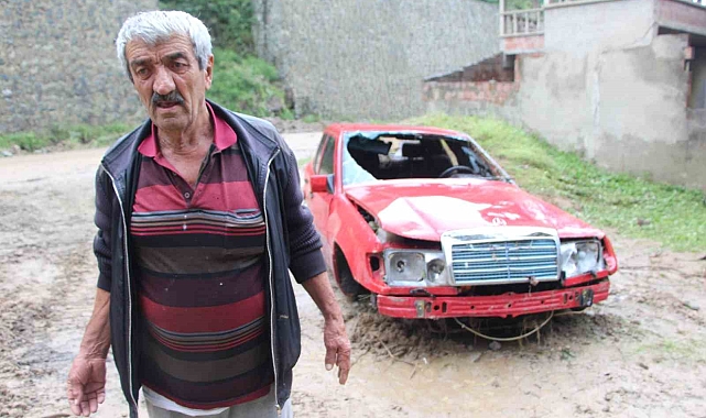 Sel ve heyelandan torunları ile birlikte mağaraya sığınarak kurtuldu