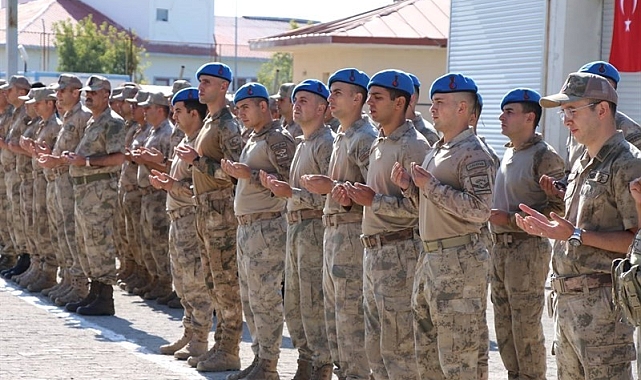 Sınır ötesine gidecek güvenlik korucuları için uğurlama töreni