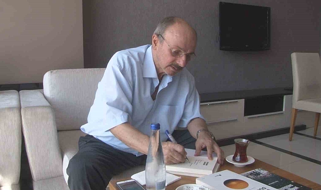 Ülkücü Hareket'in önemli isimlerinden Şenocak, 1980 İhtilali öncesi ve sonrasında yaşadıklarını kitaplaştırdı