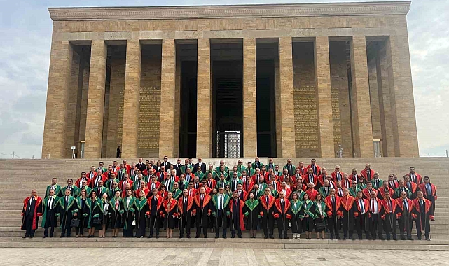 Yargıtay üyeleri adli yıl açılışı dolayısıyla Anıtkabir'i ziyaret etti