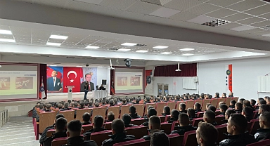 Bayburt Emniyeti uyuşturucuya karşı bilgilendirme yapıyor