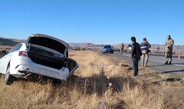 Elazığ'da otomobil takla attı: 2 yaralı